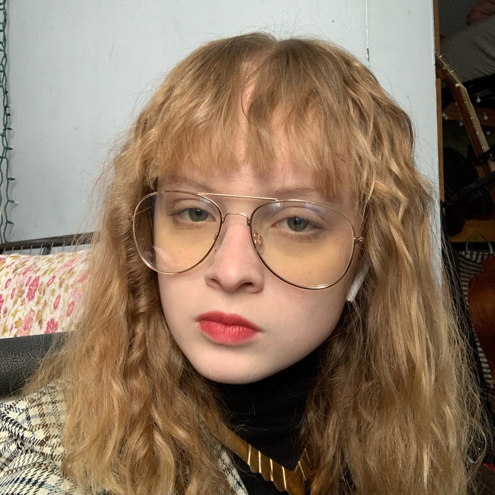 Meet your Posher, Lydia